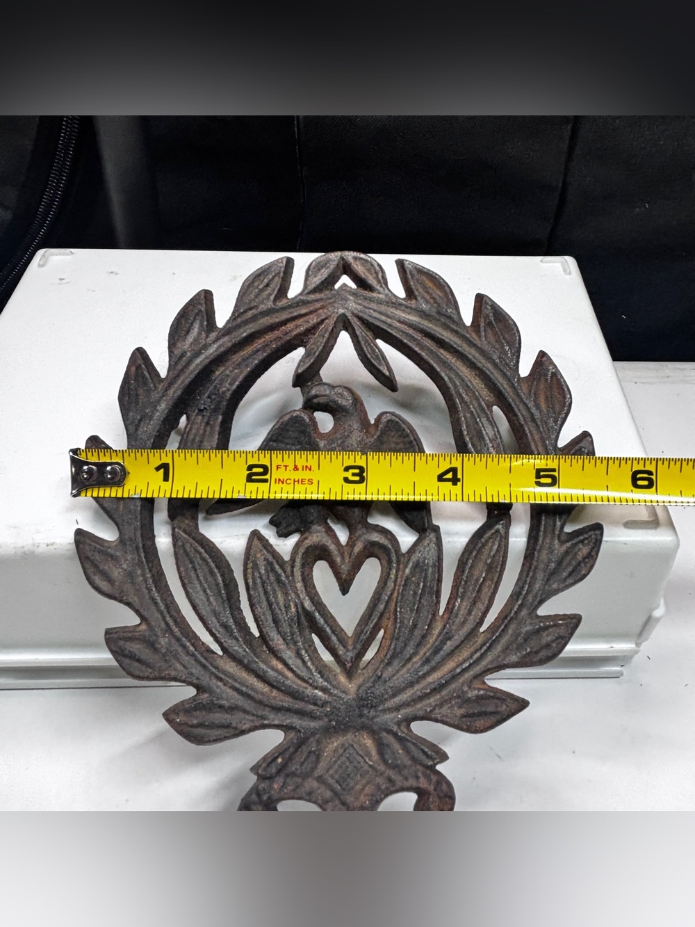 Vintage 1949 J.Z.H. Cast Iron Trivet Eagle & Heart Wreath Americana heart - Picture 10 of 10